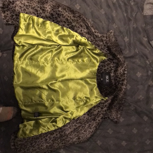 BKE outerwear - Leopard print button front faux fur coat. - Picture 2 of 8